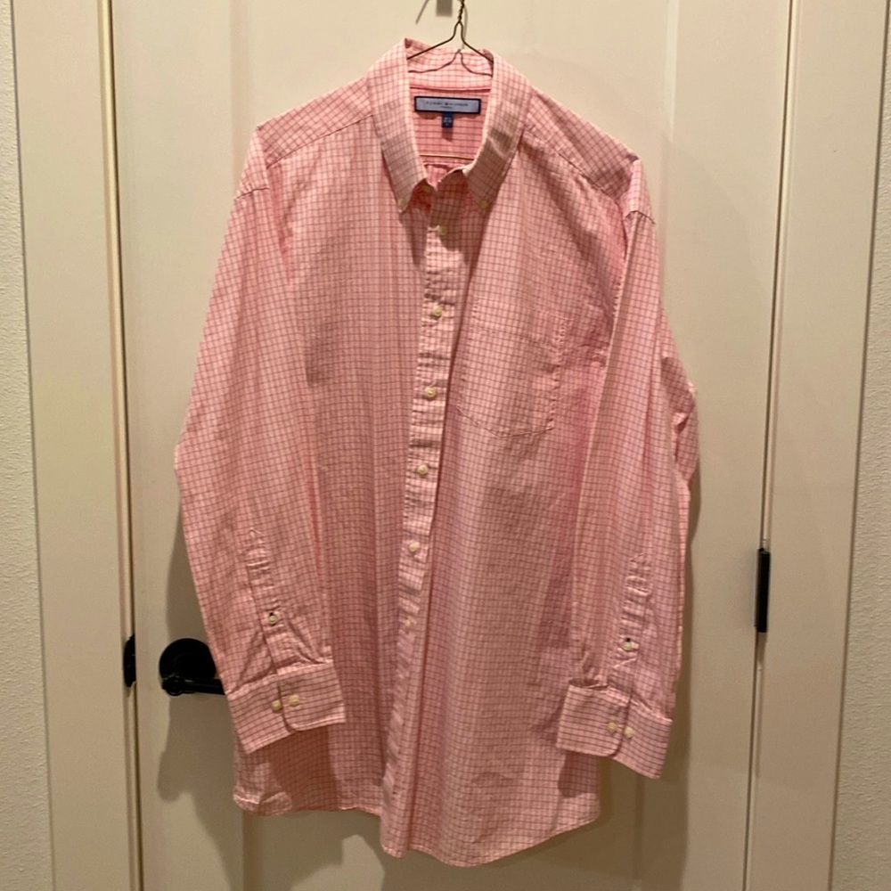 Tommy Hilfiger Men’s Long Sleeve Button Down. Pink/White Squares. Front Pocket